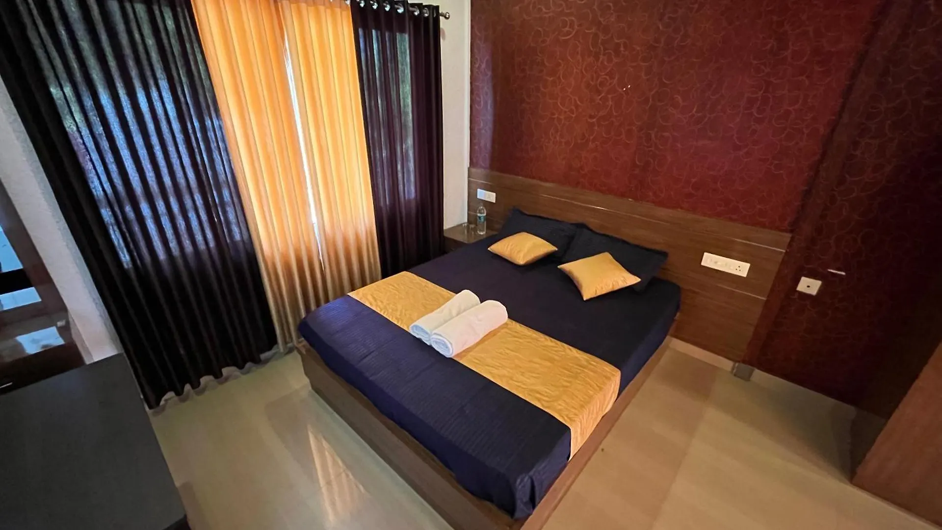 Hill Side Home Anachal Homestay