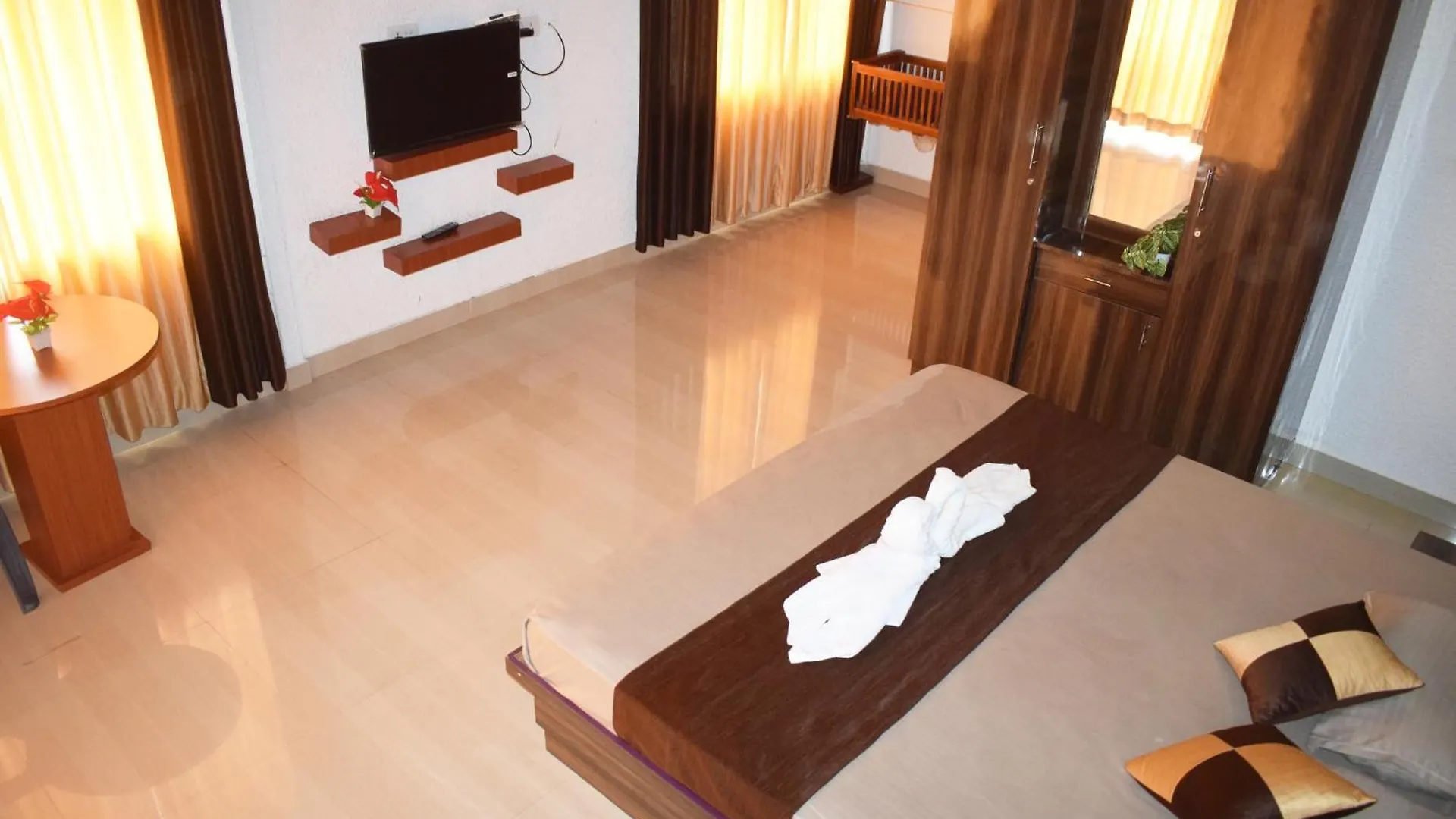Hill Side Home Anachal