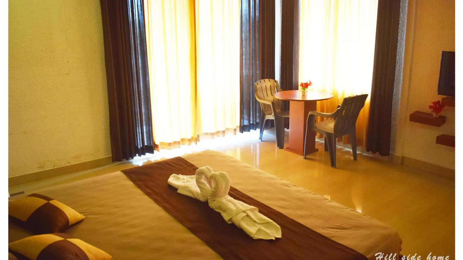 Hill Side Home Anachal Homestay